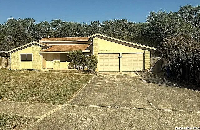 3 bed, 2.0 bath, 1342 sqft, $1,800 — Photo 2