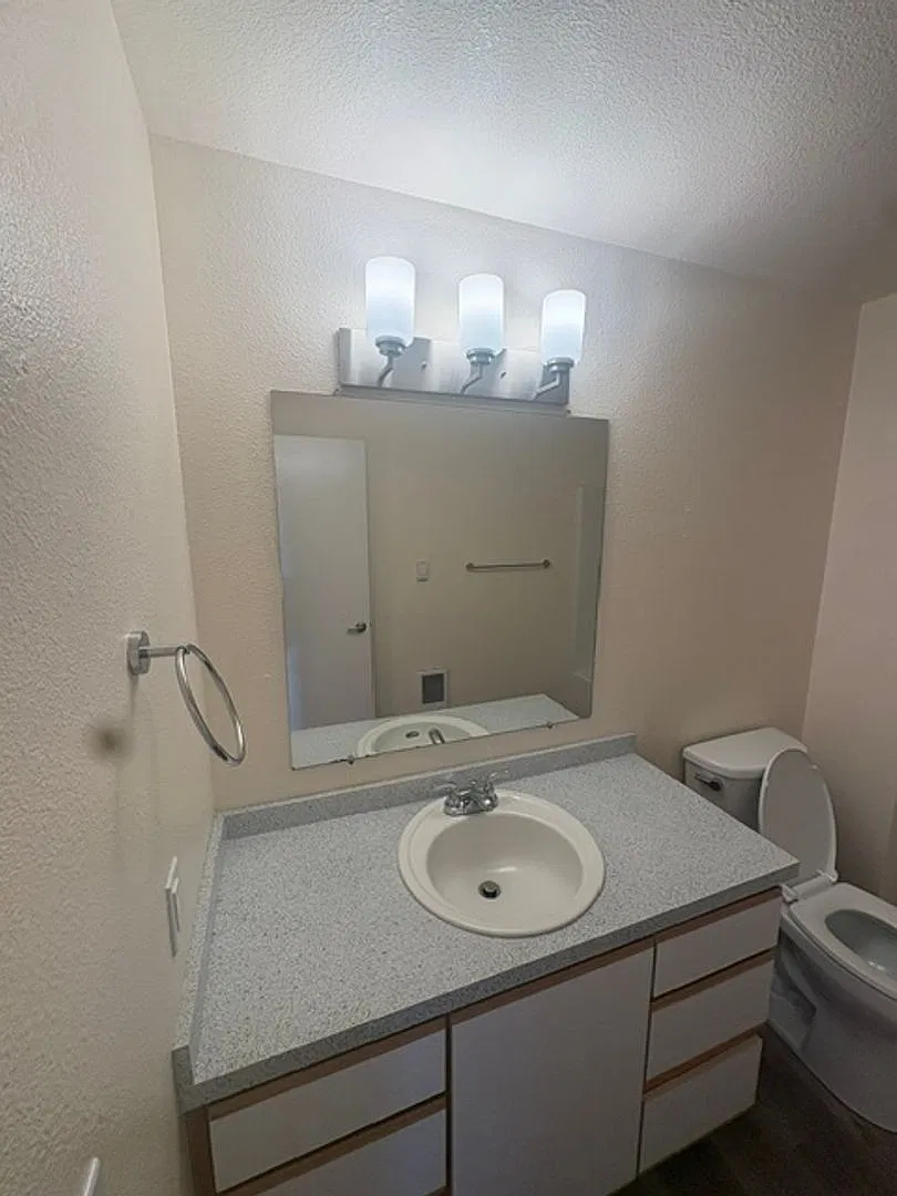 #400 Bayview By The Sea Apartments — Photo 4