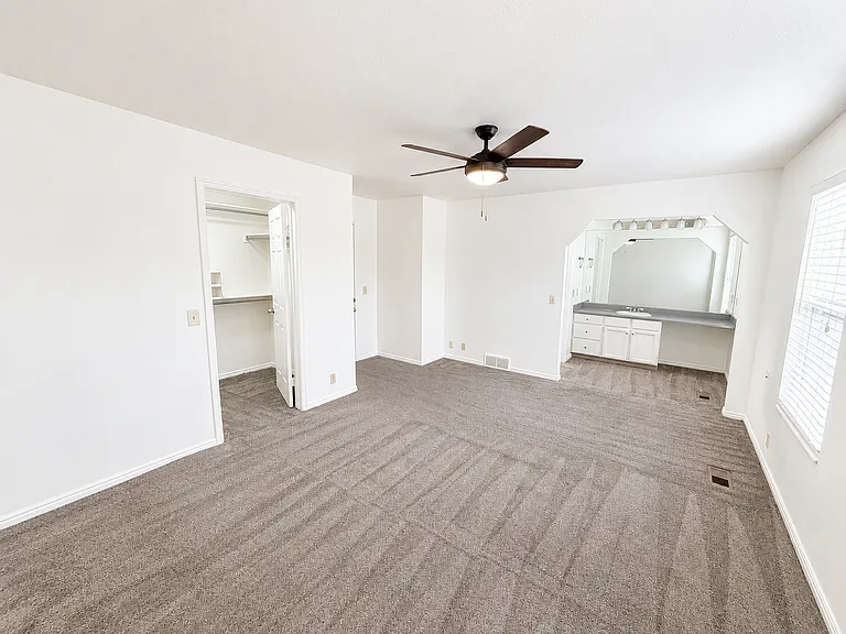 1564 E Hidden Valley Dr — Photo 19
