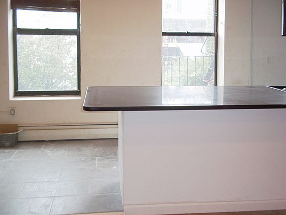 2nd image of 107 President St #23