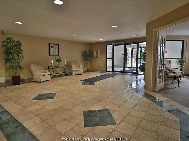 3000 Sandwich St #201 — Photo 26