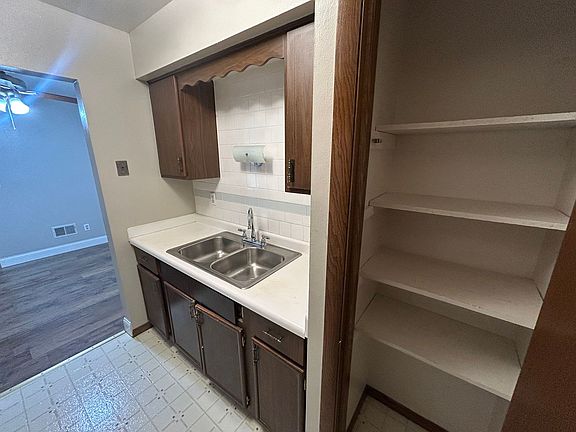 3rd image of N114W15556 Sylvan Cir #6