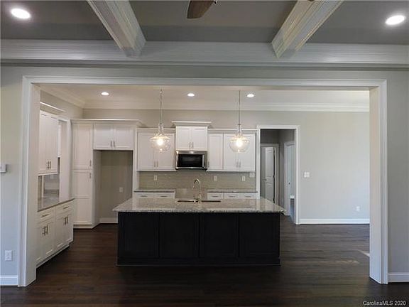 3rd image of 4252 Woodsbury Ln