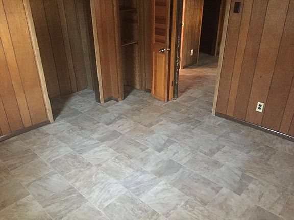 3rd image of 9024 Crest Dr