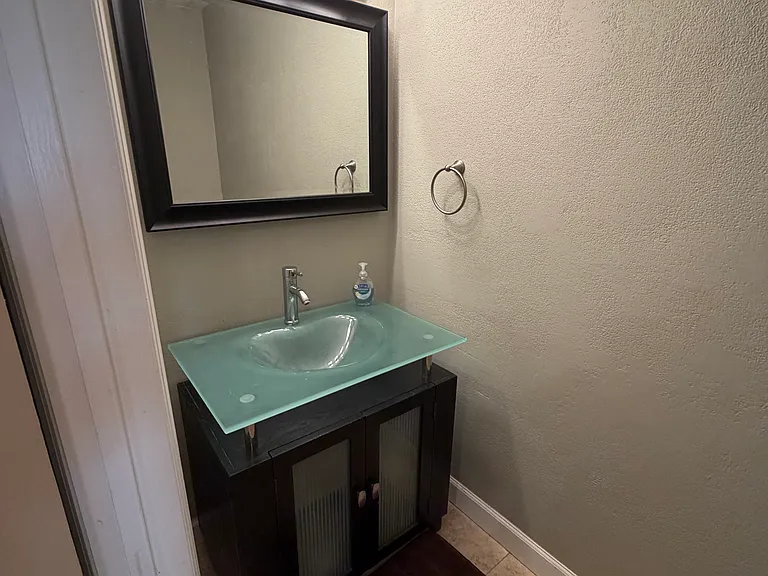 2 Court Dr #2 — Photo 8