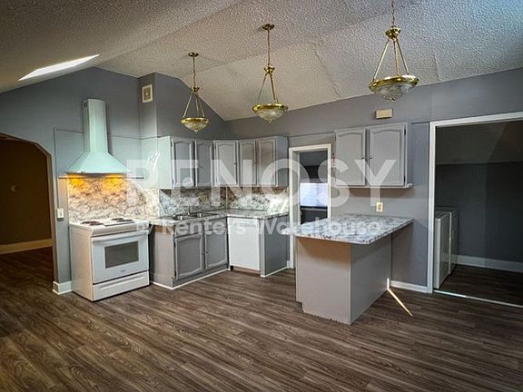 3rd image of 3849 Jackson St NE Unit 2