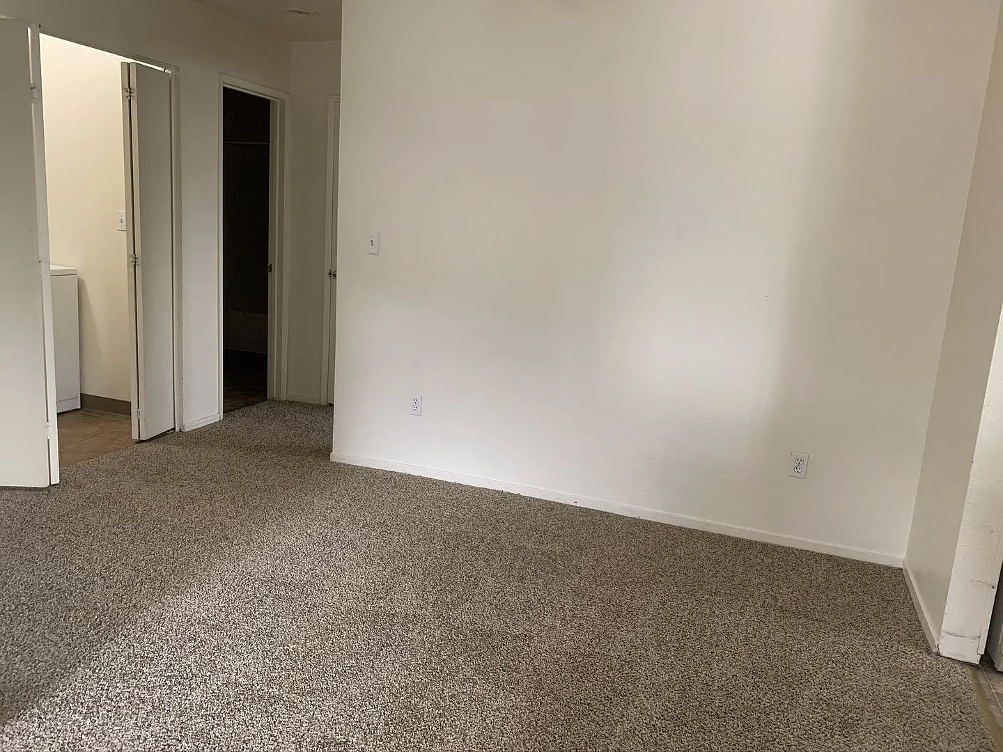 Coming Soon! Spacious Reno Condo! Balcony, Pool & More — Photo 3