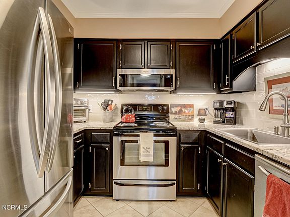 3rd image of 258 W 2nd St #3A