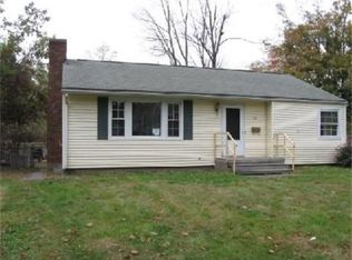 60 Grove St, Leicester, MA 01524