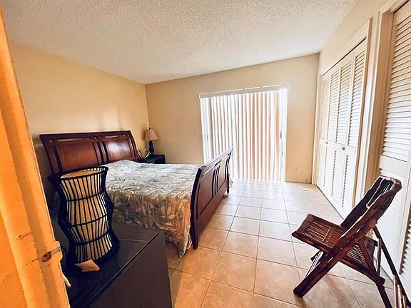 5th image of 560 Horizon St W #106