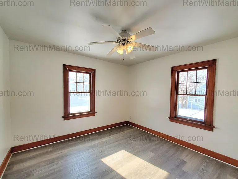137 Hope Ave — Photo 8