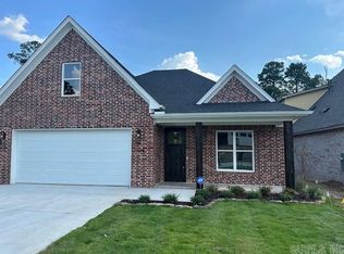 144 Woodlands Park Dr, Little Rock, AR 72211