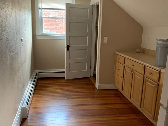 4th image of 1536 Douglas Ave Floor 2