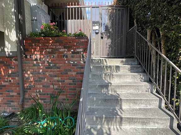 4th image of 1608 Greenfield Ave APT 202