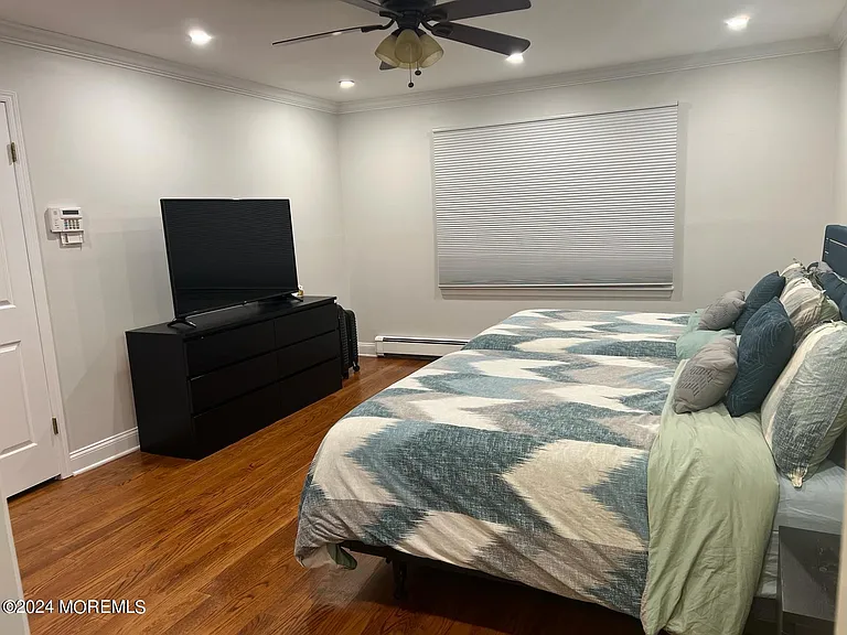 1578 N Bay Ave — Photo 18