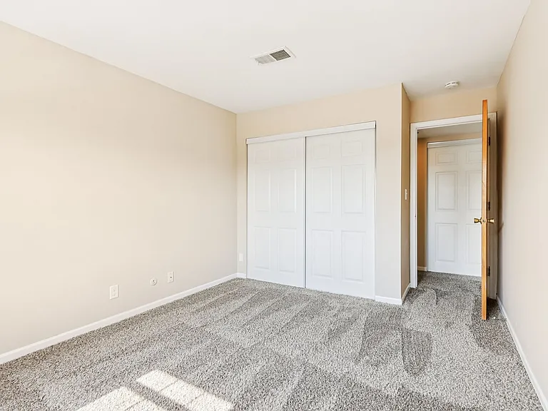400 - ASHBURY APARTMENTS — Photo 8