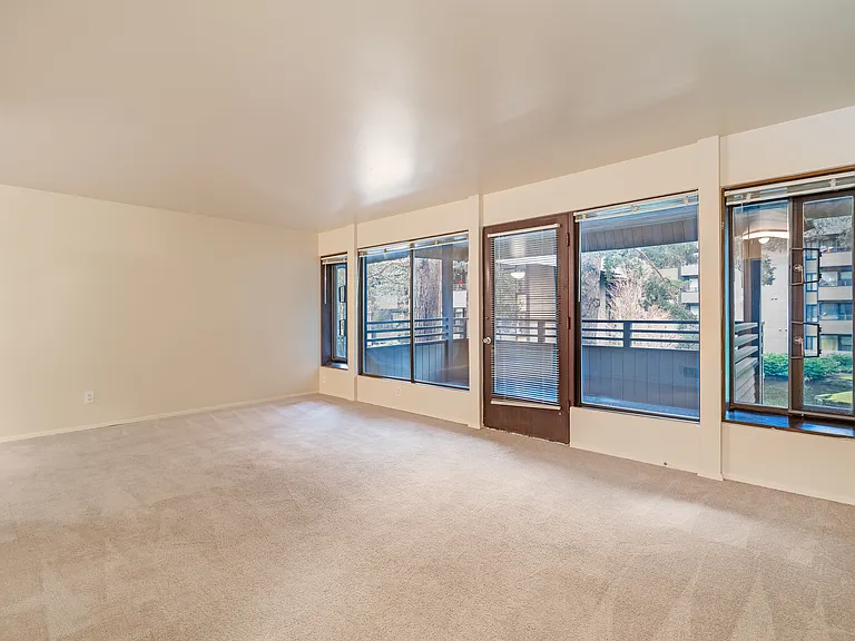 Executive Estates — Photo 26