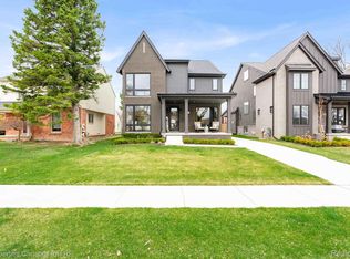 2647 Dorchester Rd, Birmingham, MI 48009