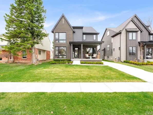 2647 Dorchester Rd, Birmingham, MI 48009
