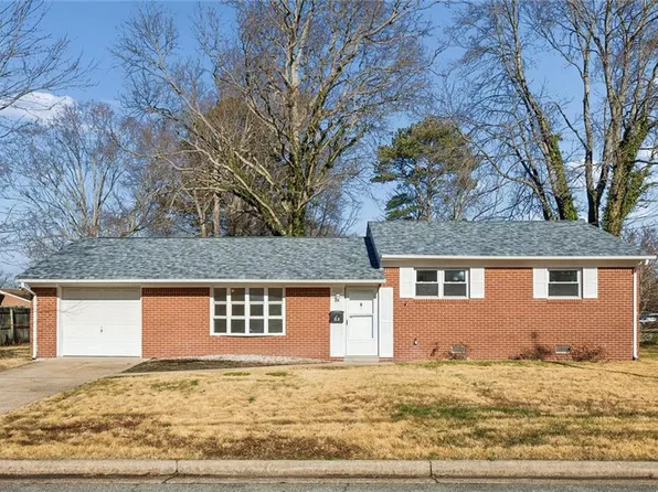 41 Ivy Farms Rd, Newport News, VA 23601