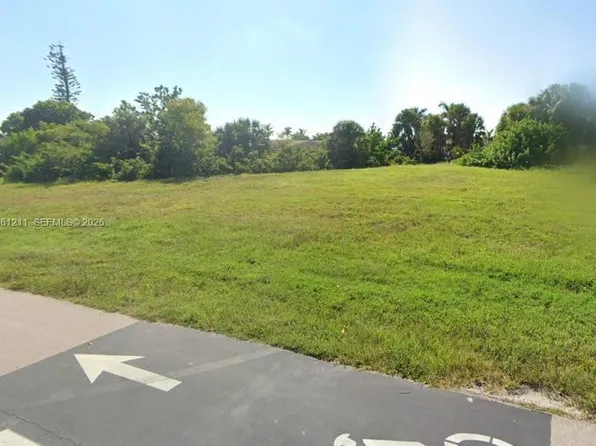 5301 Cocoa Court Cpe, Coral, FL 33904