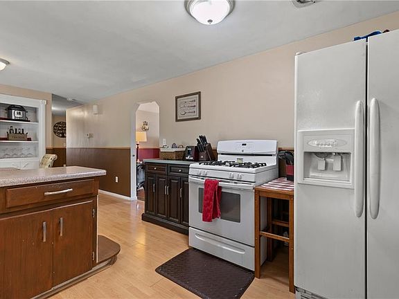 4th image of 5909 Birchwood Dr
