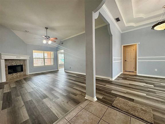 3rd image of 7918 Skyline Dr
