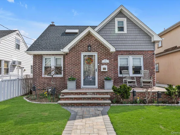 163 Hoffman Street, Franklin Square, NY 11010