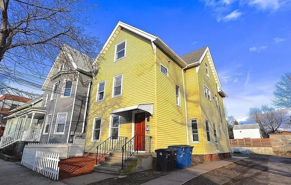 5 bed, 1475 sqft, $2,400 — Photo 1