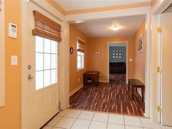 3rd image of 1024 East Blvd