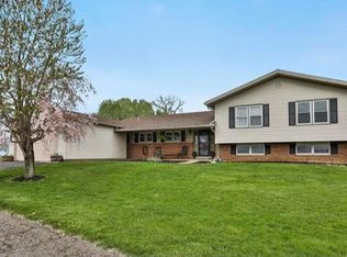 2915 Miller Rd, New Holland, OH 43145