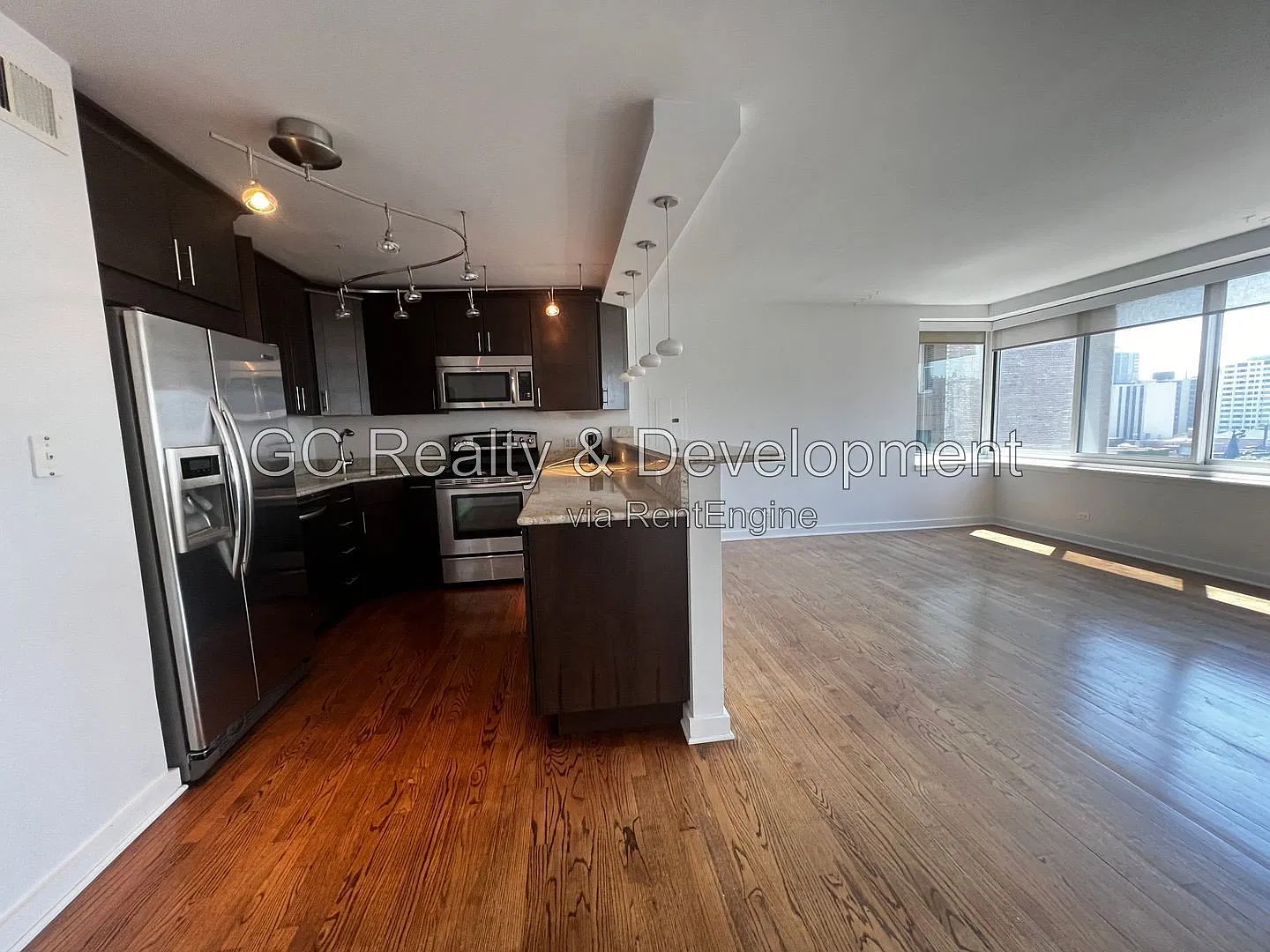 Studio, 1.0 bath, 625 sqft, $1,950 — Photo 2
