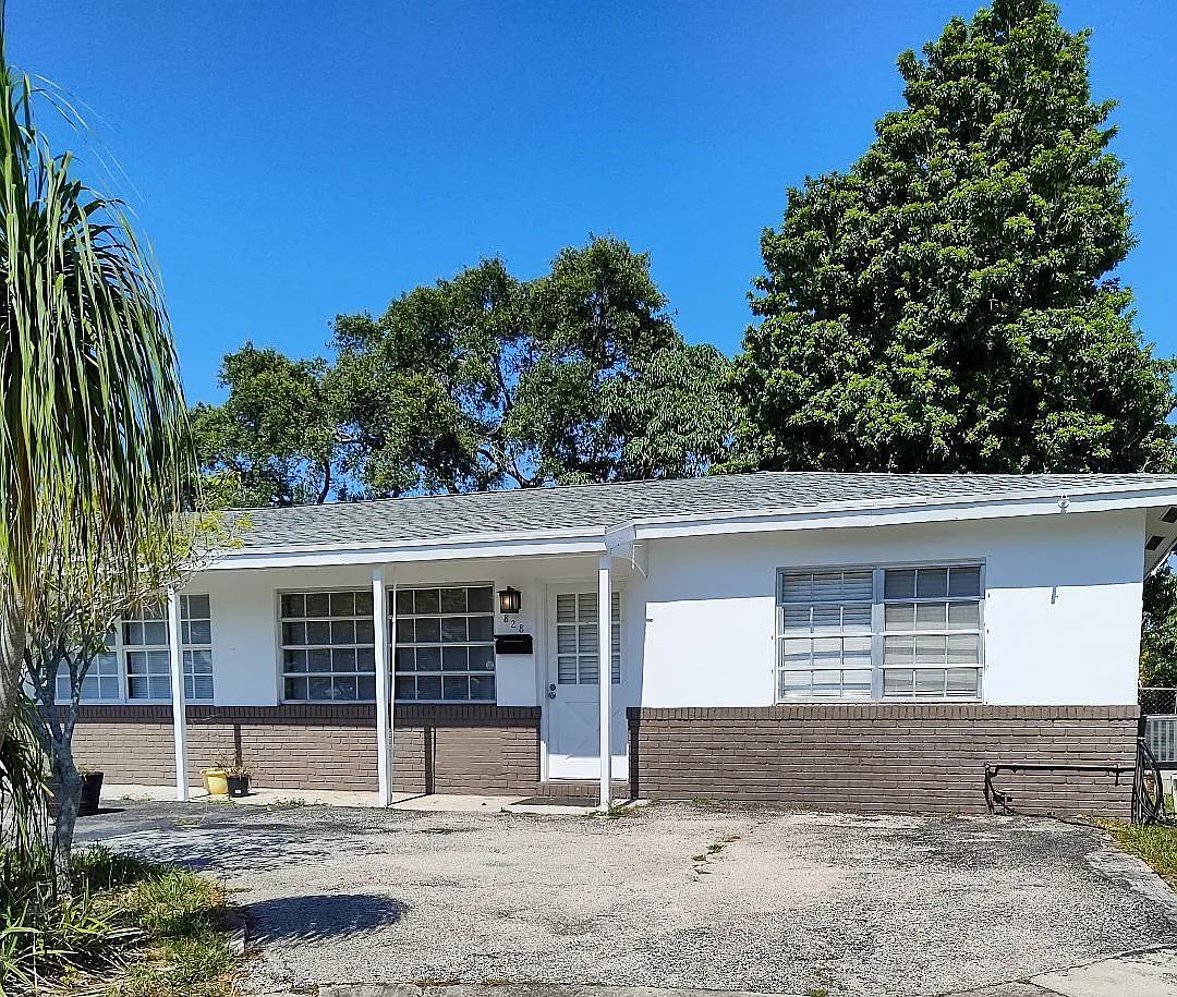 2 bed, 1.0 bath, 940 sqft, $2,350 — Photo 1