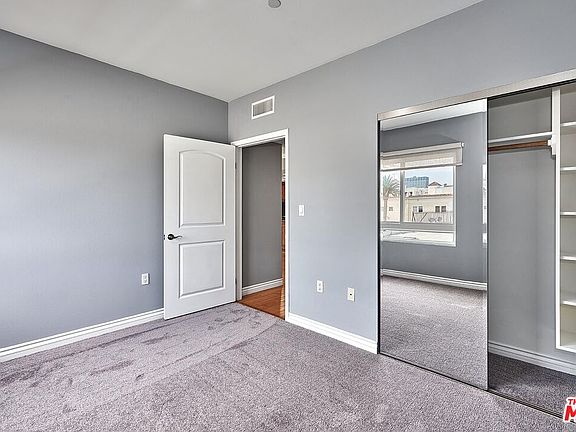 5th image of 980 S Oxford Ave Unit 403