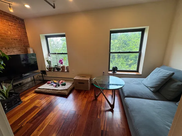 187 Lefferts Place image 1 of 10