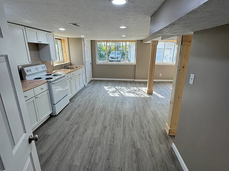 713 W Main St — Photo 6