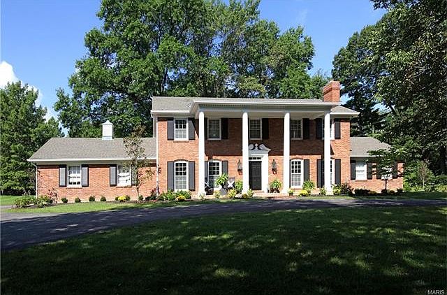 1st image of 15 Portland Dr