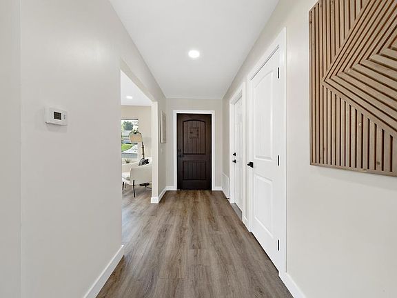 3rd image of 8167 Bridle Path Cir