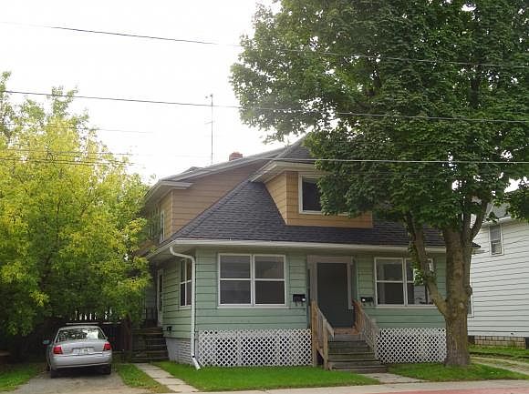 2nd image of 1224 E Walnut St