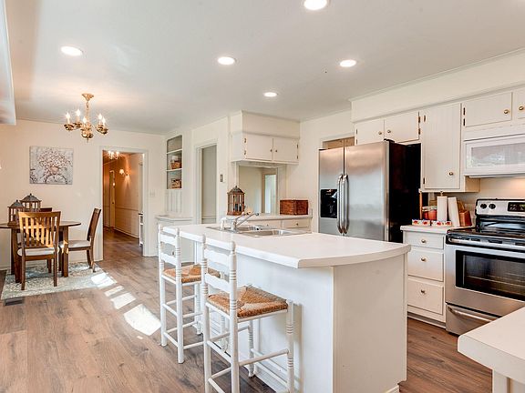 3rd image of 80 Birchwood Ln