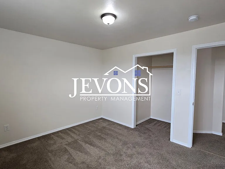 321 Emerald Rd #C — Photo 7