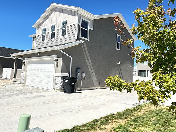 3rd image of 6382 N Canter Dr