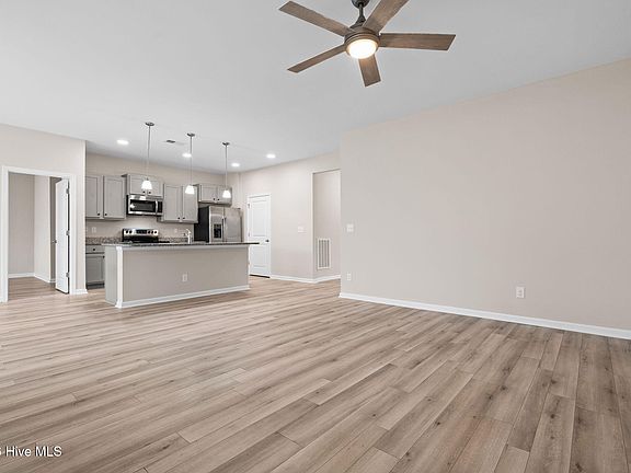 4th image of 1608 Godney Court SE