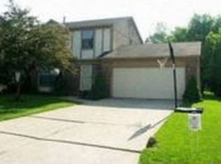 2308 Pawnee Dr, Wixom, MI 48393