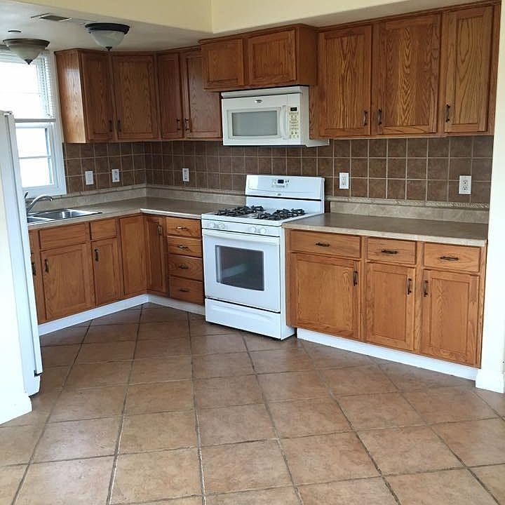 2nd image of 1028 Cramer Rd APT A