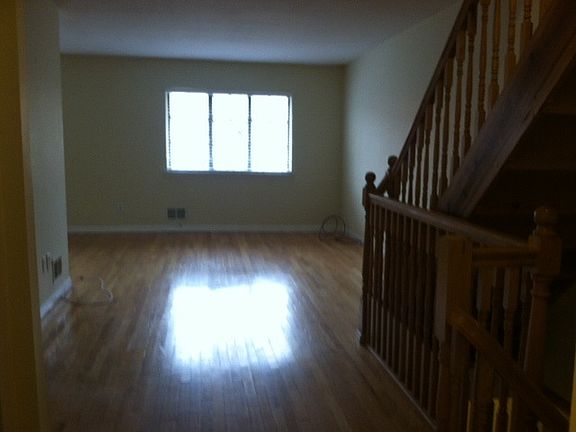 2nd image of 52 Rolling Hill Grn