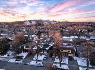 72 Manor Dr, Kitchener, ON N2A 2V1