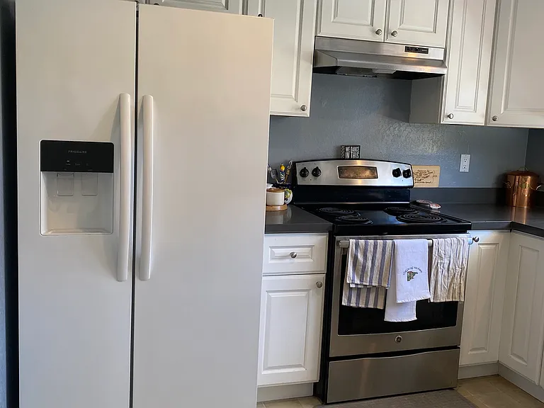 884 W Spain St — Photo 4