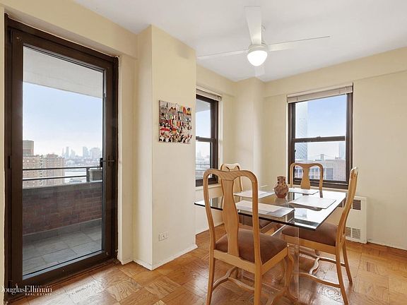 4th image of 264 E Broadway APT C1906