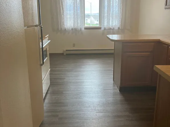 1501, 1501 Shannons Dr NE APT 2, Mandan, ND 58554